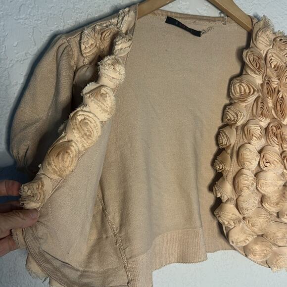 Cyrus Sweater Shrug Open Crop Cardigan Tan 3D Flower Rosettes Boho Indie Medium - Picture 4 of 7